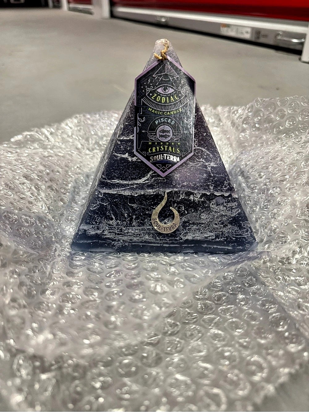 Soulterra Crystal Pyramid candle Pisces